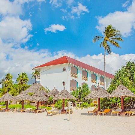 Ahg Sun Bay Mlilile Beach Hotel Матемве Екстериор снимка