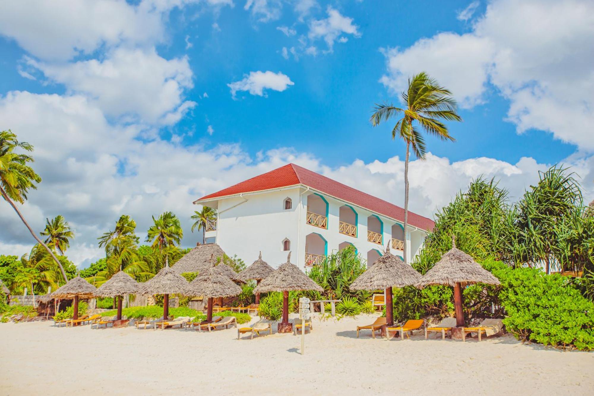 Ahg Sun Bay Mlilile Beach Hotel Матемве Екстериор снимка