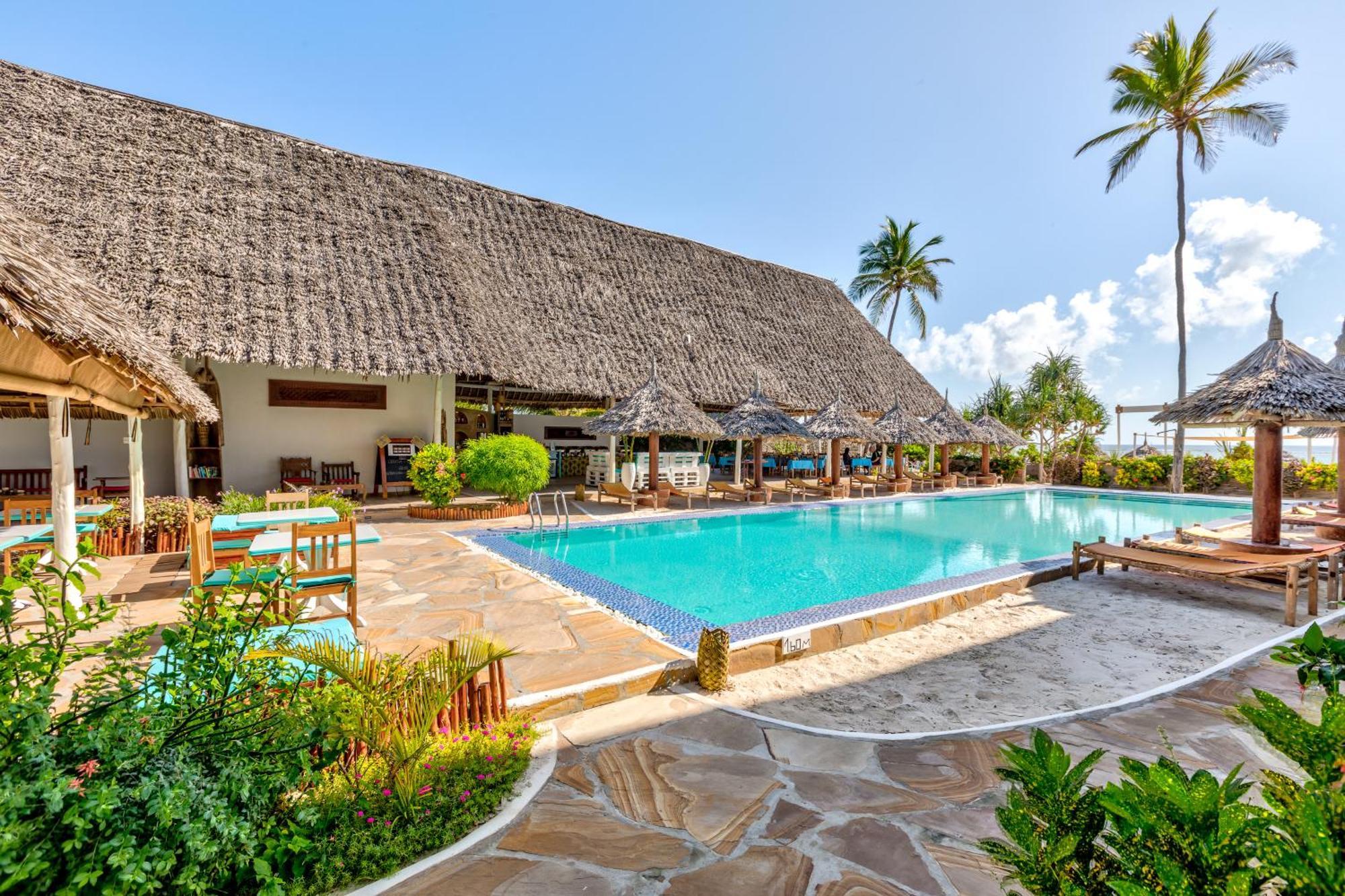 Ahg Sun Bay Mlilile Beach Hotel Матемве Екстериор снимка